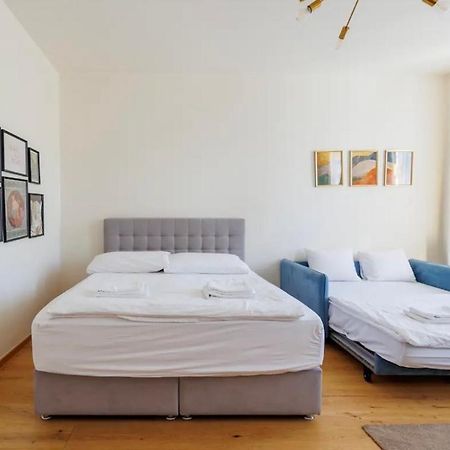 Apartment Near Hauptbahnhof - Kingsize Bed Wenen Buitenkant foto