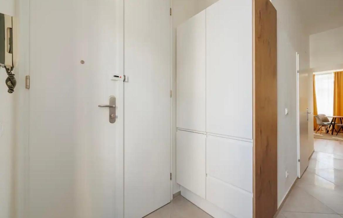 Apartment Near Hauptbahnhof - Kingsize Bed Wenen Buitenkant foto
