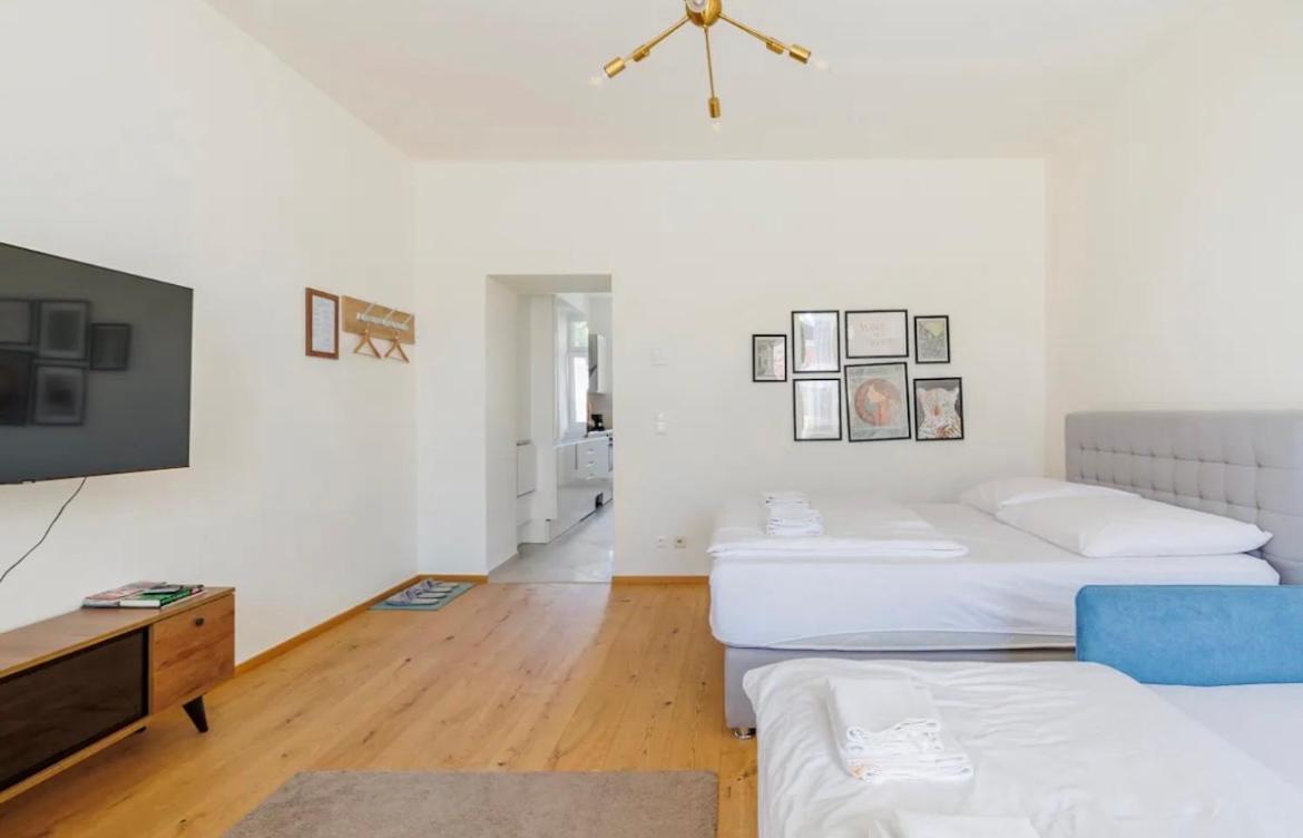 Apartment Near Hauptbahnhof - Kingsize Bed Wenen Buitenkant foto